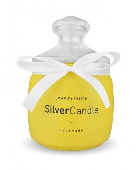 Svíčka Apple Cake od SilverCandle – vůně domova a lesk stříbrných šperků